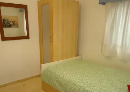 Habitación en piso compartido de 3 habitaciones en alquiler en Centro en Córdoba