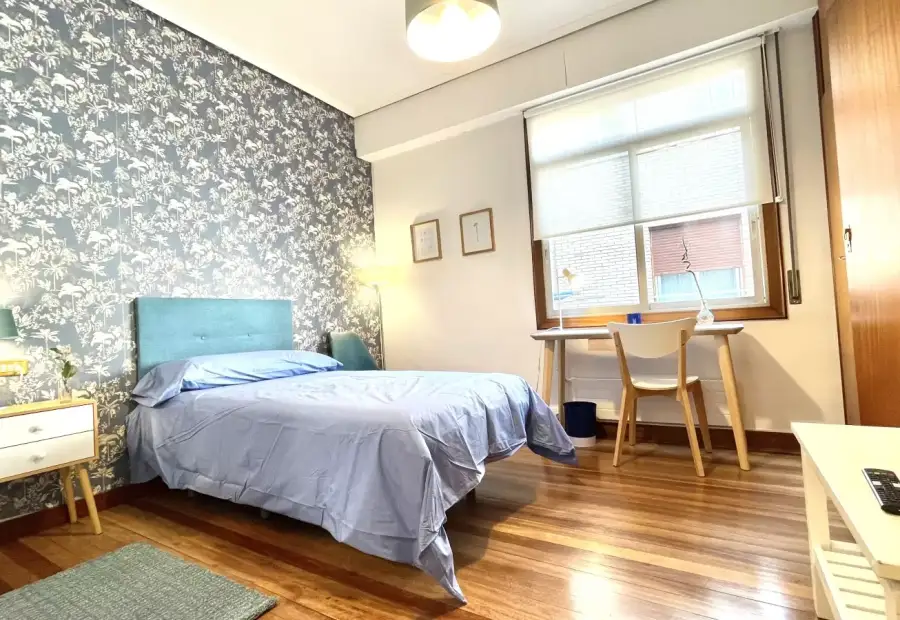 Habitación en piso compartido de 5 dormitorios en alquiler en Castaños, con todos los gastos incluidos en Bilbao