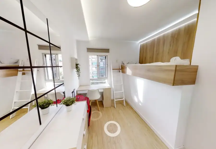 Habitación en piso compartido de 5 habitaciones en Casería de Montijo, con todos los gastos incluidos, ideal para mujeres profesionales o estudiantes. en Granada