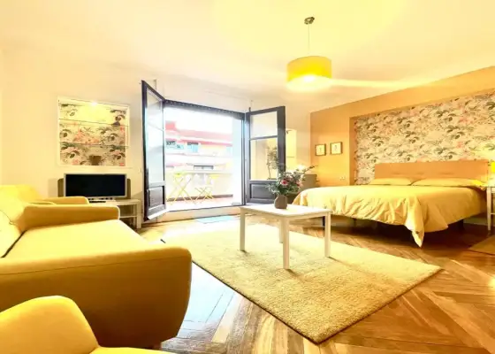 Habitación en piso compartido de 6 dormitorios en alquiler en Abando, todos los gastos incluidos en Bilbao
