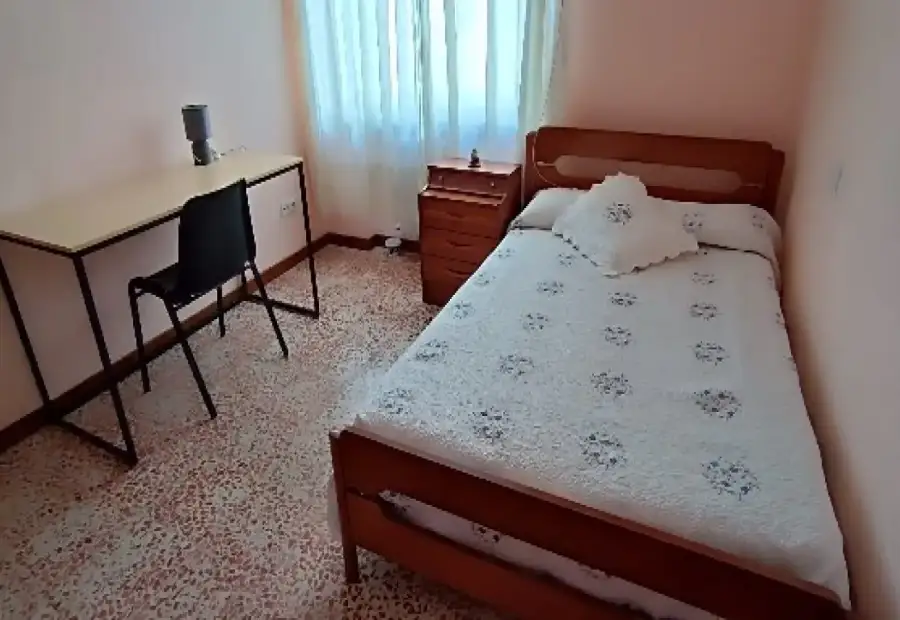 Habitación en piso compartido de 6 habitaciones en alquiler en Salamanca, solo estudiantes en Salamanca