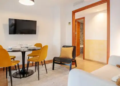 Habitación en un piso compartido de 5 habitaciones en Alicante, ideal para profesionales y estudiantes. en Alicante (Alacant)
