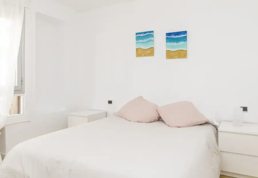 Se alquila habitación en piso compartido de 5 habitaciones en Zaragoza, todos los gastos incluidos. en Zaragoza