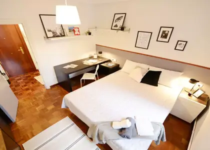 Se alquila habitación en piso de 4 dormitorios en Ametzola en Bilbao