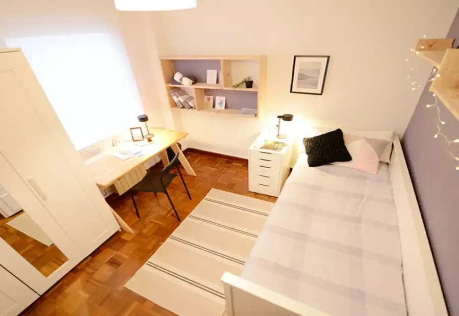 Se alquila habitación en piso de 4 dormitorios en Ametzola en Bilbao