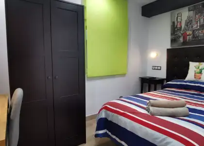 Se alquila habitación en piso de 4 habitaciones en Oviedo en Oviedo