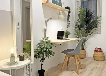 Se alquila habitación en piso de 6 habitaciones en Barcelona en Barcelona