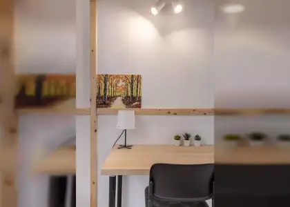 Se alquila habitación en piso de 8 habitaciones en Granada en Granada