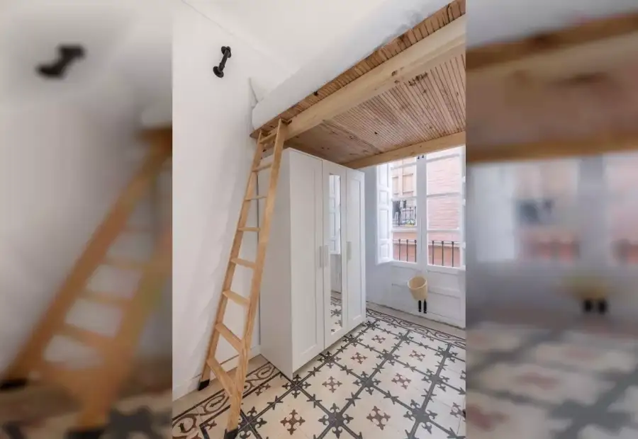 Se alquila habitación en piso de 8 habitaciones en Granada en Granada